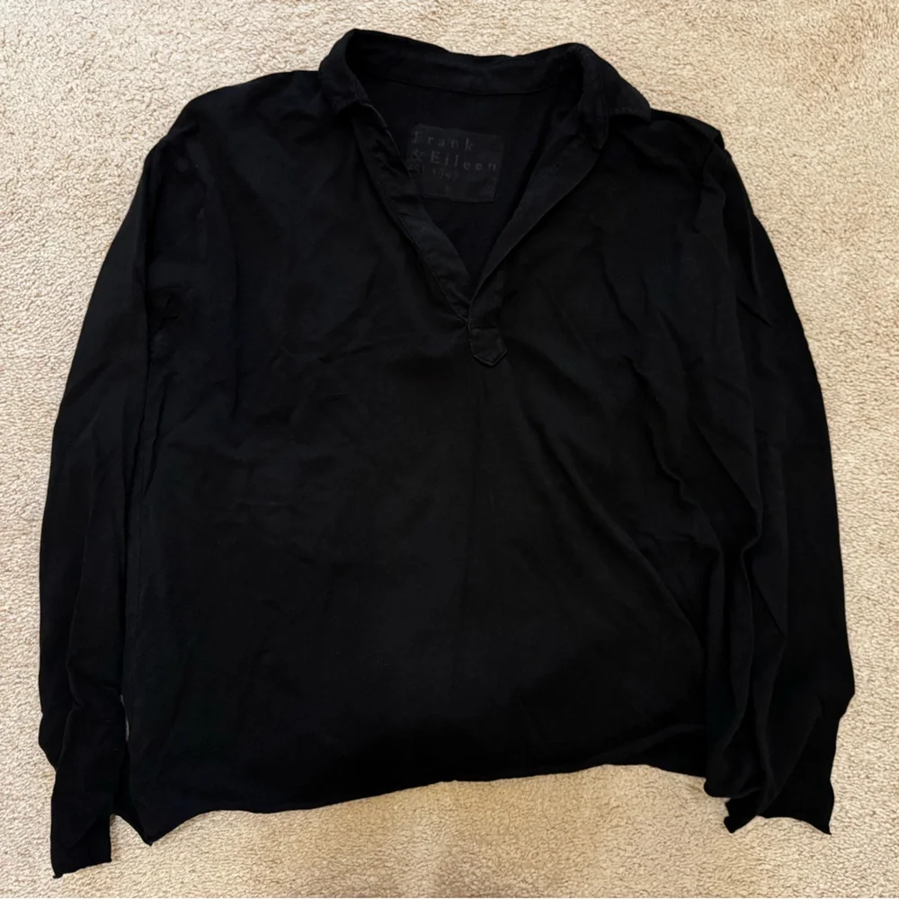 EUC Frank & Eileen PATRICK Popover Henley - Picture 2 of 3